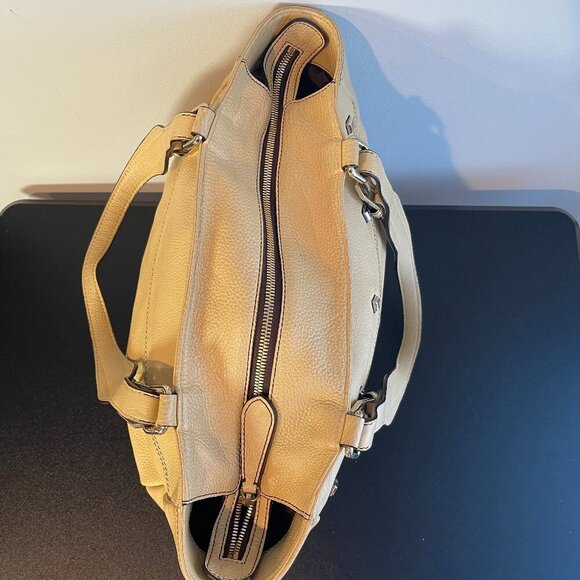 MCM Ivory Leather Shoulder Bag - Preowned - Picture 11 of 16